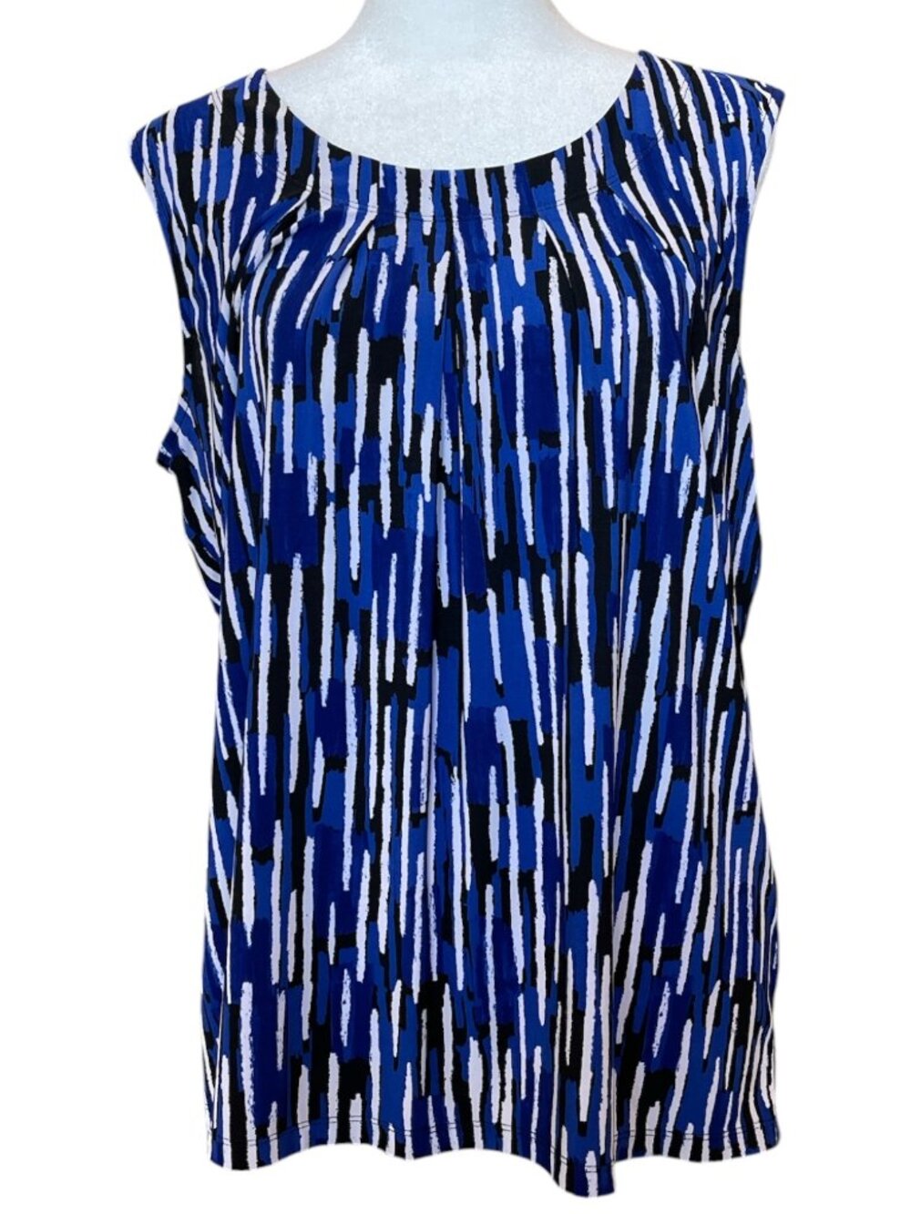 Blue Black & White Pattern Pleated Scoop Neck Sleeveless Shell Blouse Tank Top